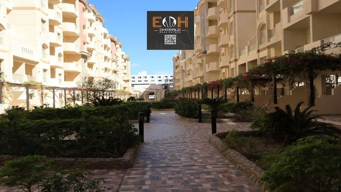 Luxury Apartment in Florenza Khamsin with Stunning View