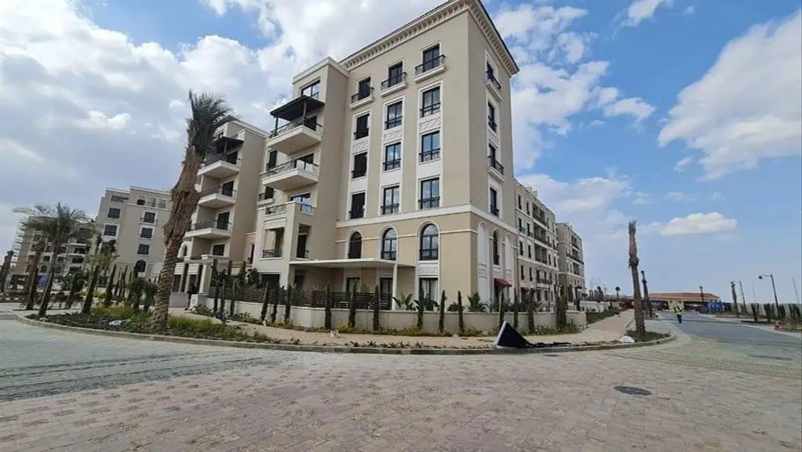 Luxurious Penthouse in Village West, Sheikh Zayed