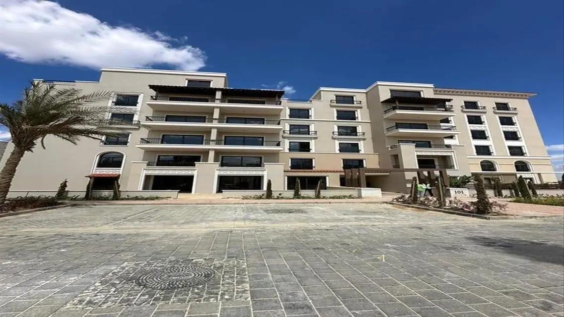 Luxurious Penthouse in Village West, Sheikh Zayed