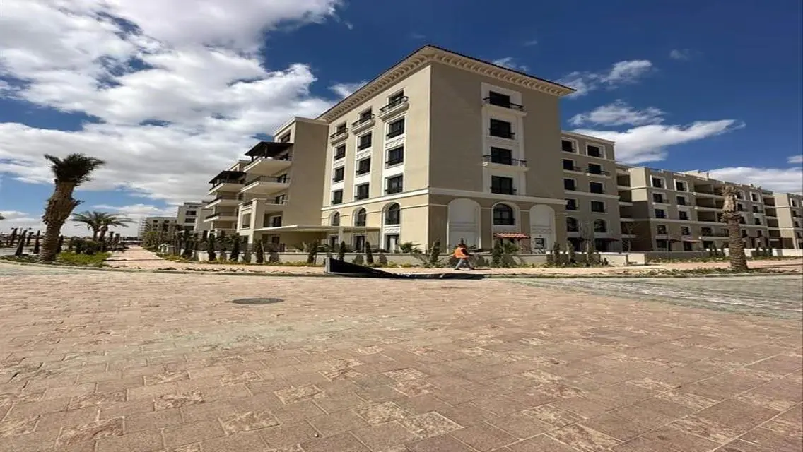 Luxurious Penthouse in Village West, Sheikh Zayed