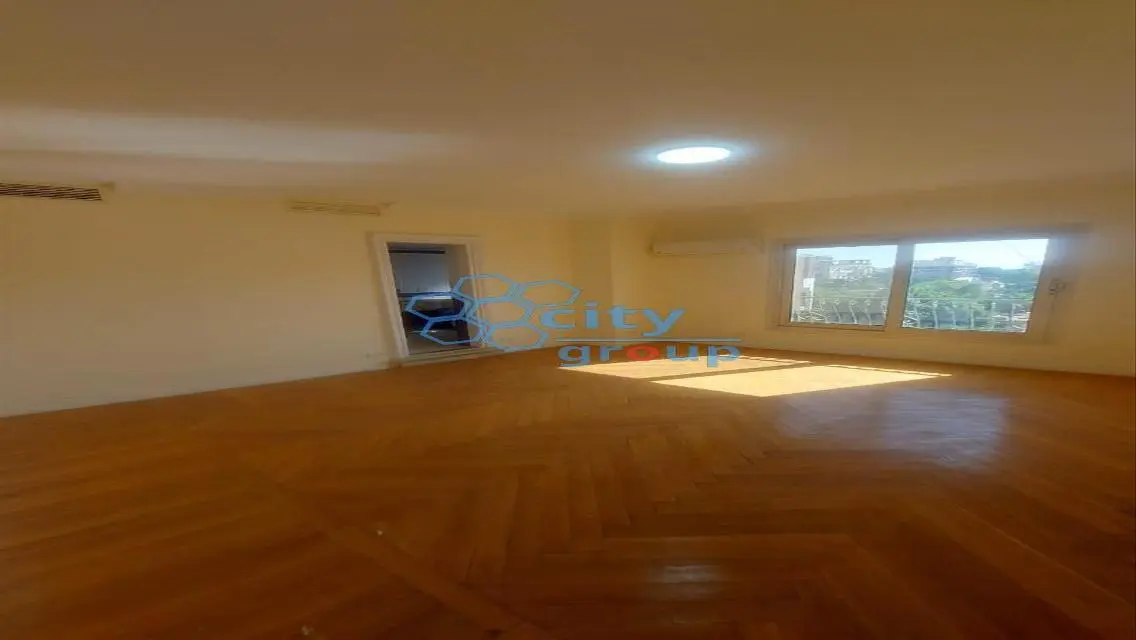 Office for Rent - 1000 Square Meters in the City Center