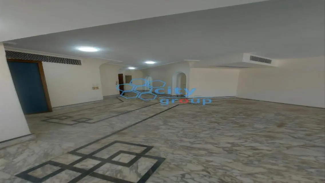 Office for Rent - 1000 Square Meters in the City Center