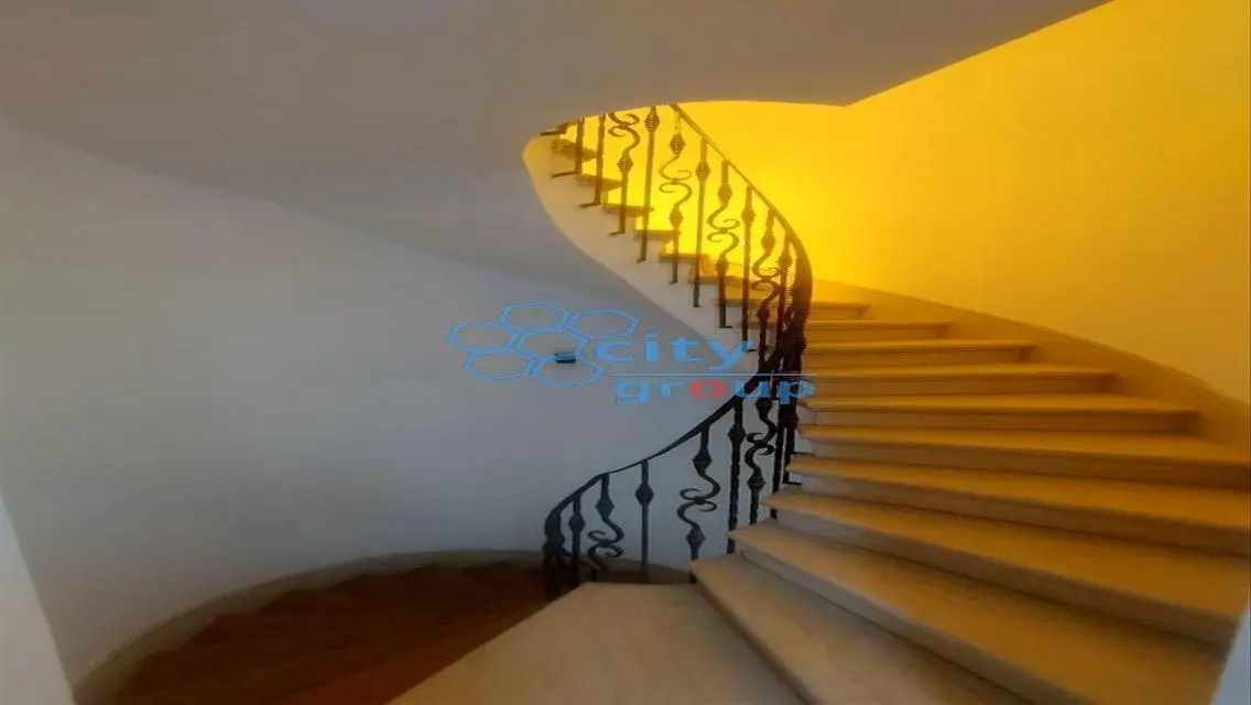 Office for Rent - 1000 Square Meters in the City Center