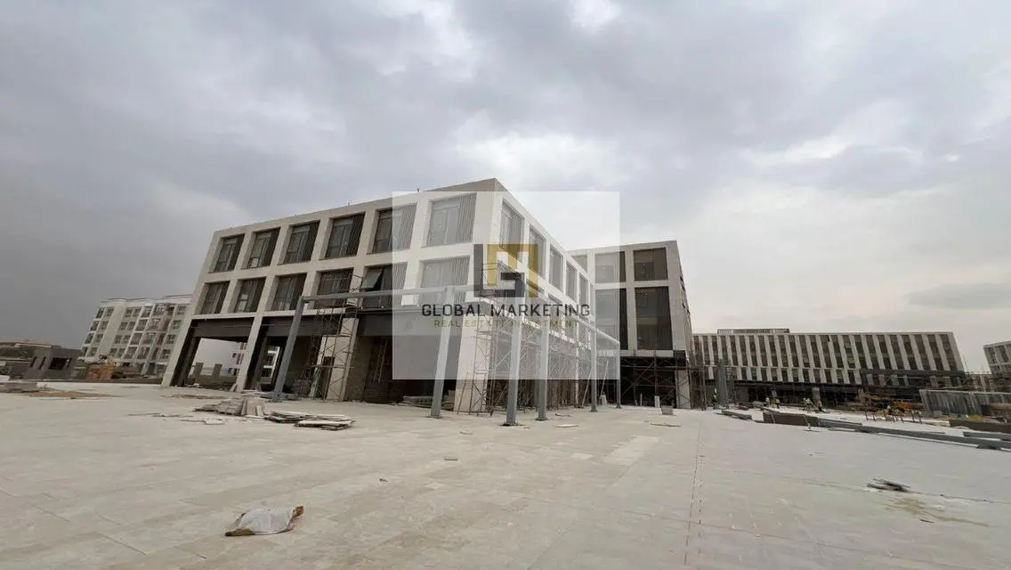 عقار متميز بمساحة واسعة ومرافق حديثة