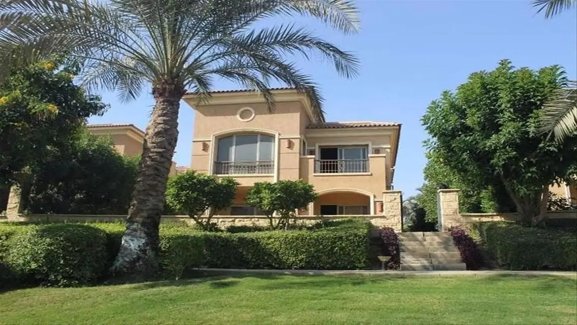 Luxurious Villa in Stone Park - New Cairo