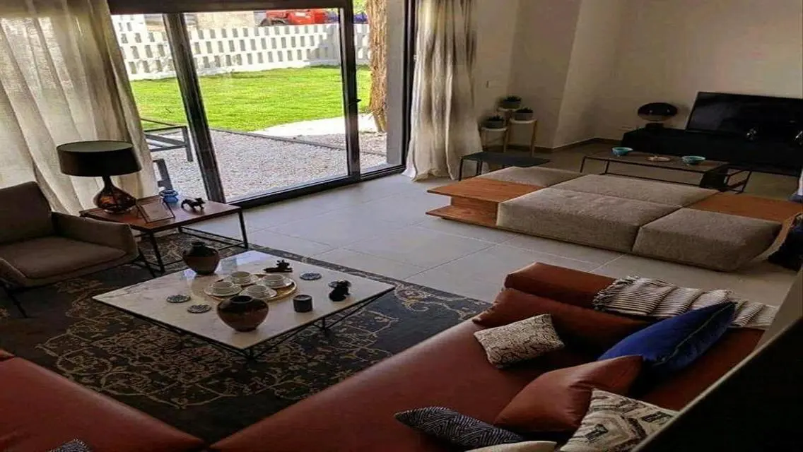 فيلا فاخرة مع شرفة وحديقة خاصة