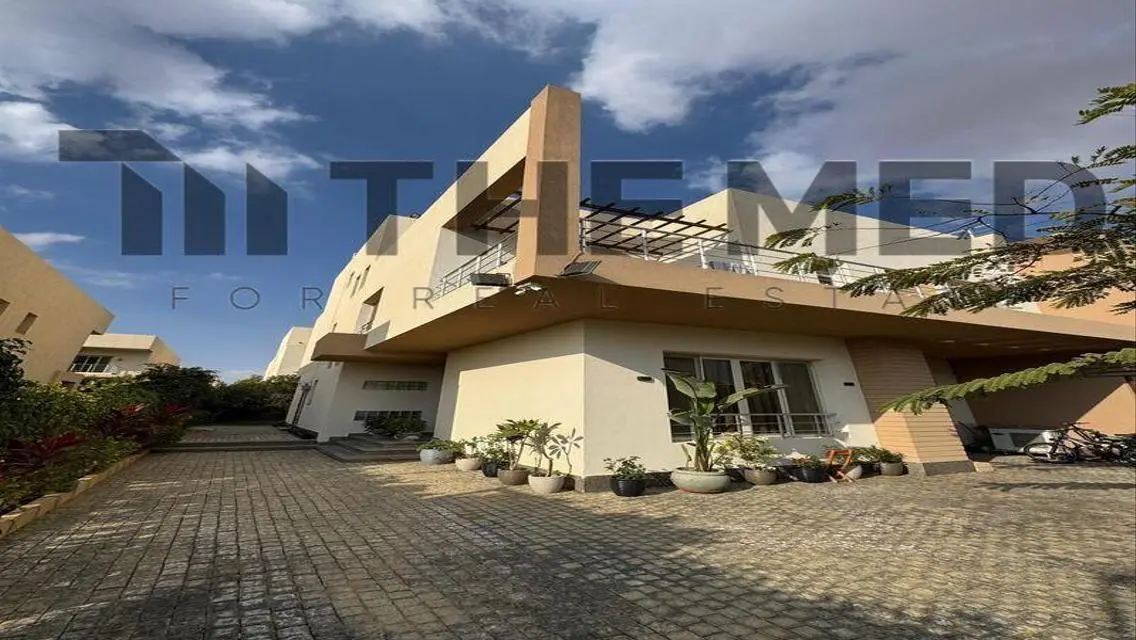 Luxury Villa with Private Garden and Excellent Amenities