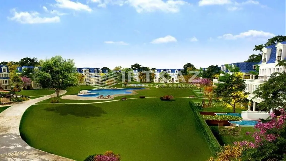 Luxury Apartment with Stunning Lake View in Hyde Park