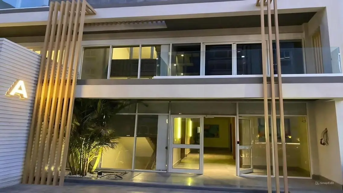 Luxurious 180 sqm Apartment in the Heart of the City with Full Amenities