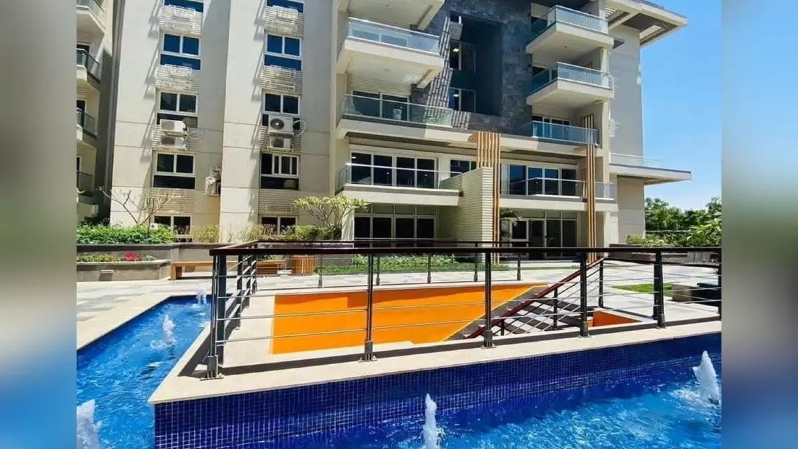 Luxurious 180 sqm Apartment in the Heart of the City with Full Amenities