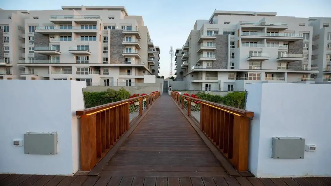 Luxurious 180 sqm Apartment in the Heart of the City with Full Amenities