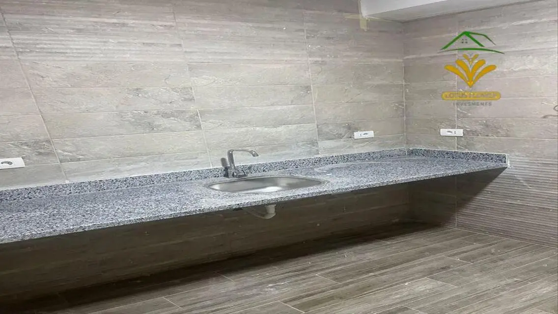 شقة للإيجار بمساحة 165 متر