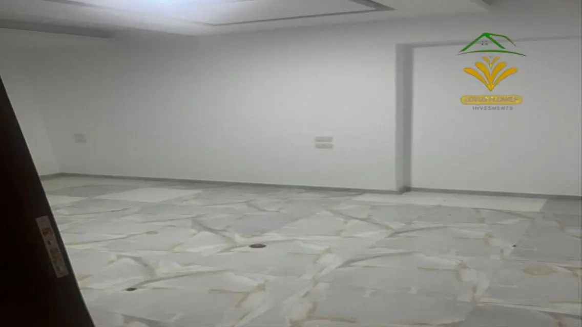 شقة للإيجار بمساحة 165 متر
