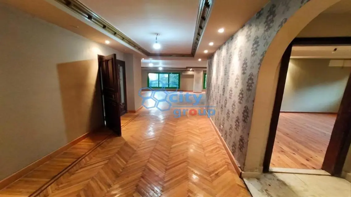 Stunning 350 sqm Apartment in City with Premium Amenities
