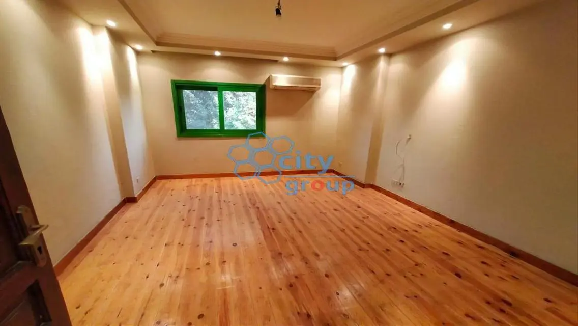 Stunning 350 sqm Apartment in City with Premium Amenities