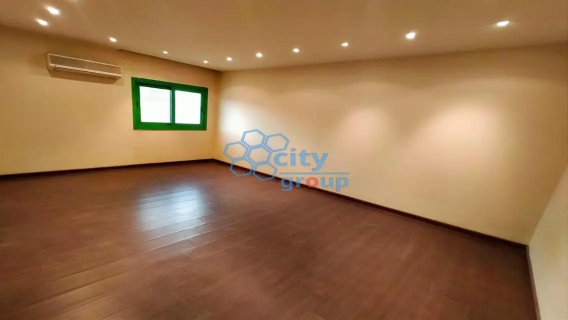 Stunning 350 sqm Apartment in City with Premium Amenities