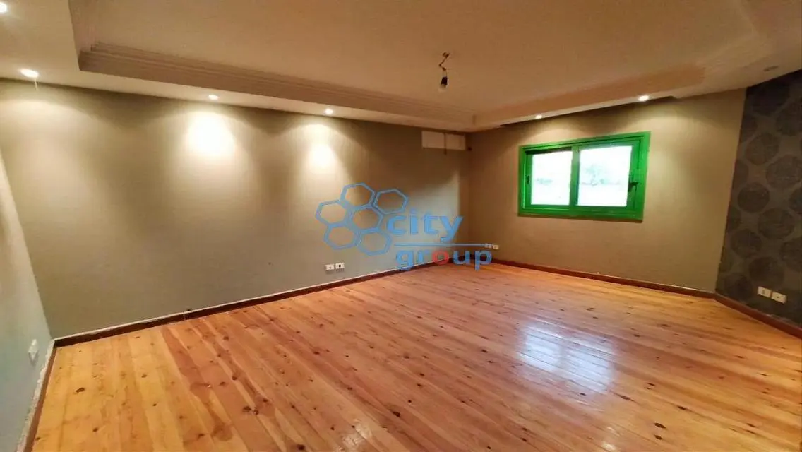 Stunning 350 sqm Apartment in City with Premium Amenities