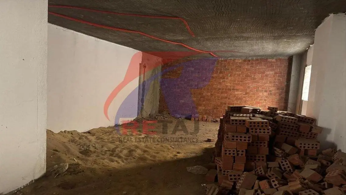 شقة فاخرة مع شرفة بإطلالة مميزة