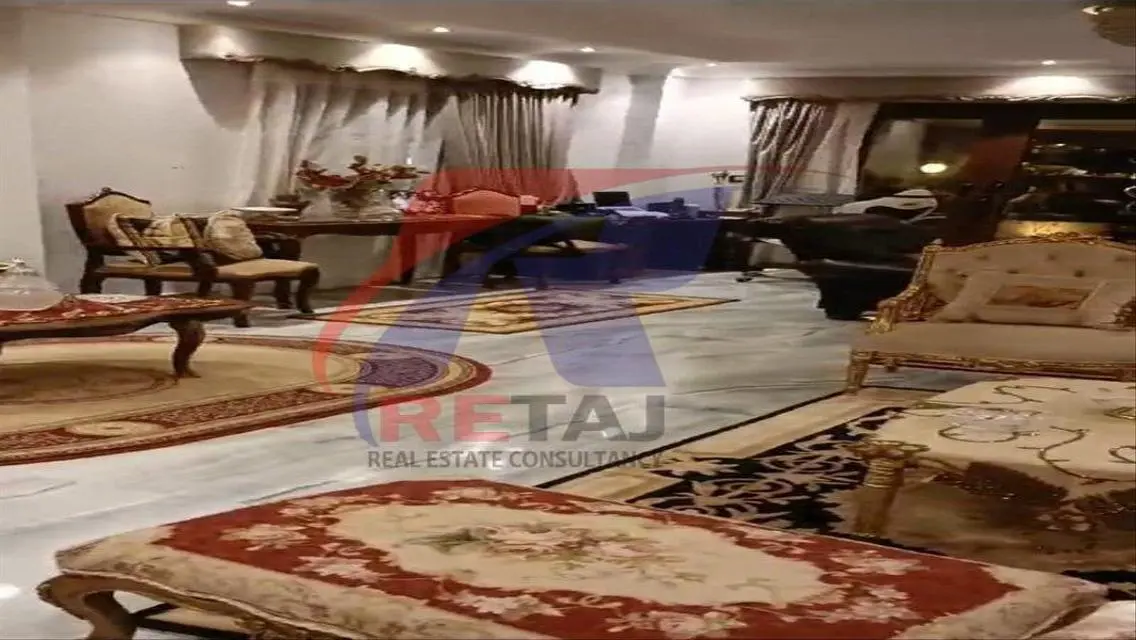 فيلا راقية بحديقة خاصة ونادي صحي مشترك