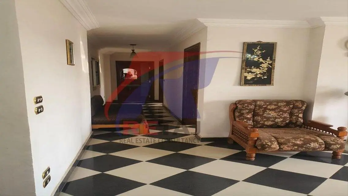 شقة فاخرة للبيع في موقع متميز