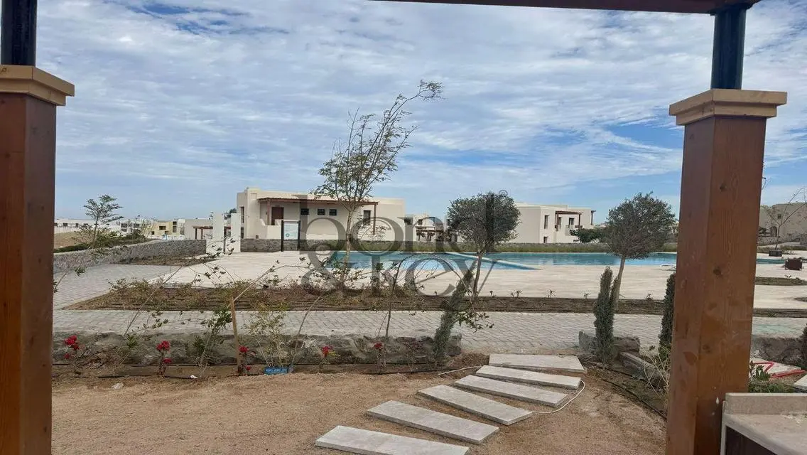 شقة رائعة بمساحة 330 متر² مع حديقة خاصة وشرفة
