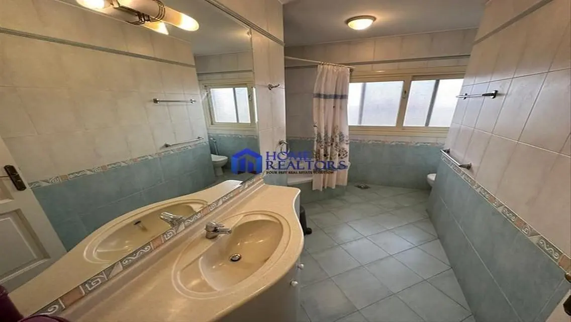 شقة حديثة مفروشة بالكامل في المعادي سرايات للإيجار