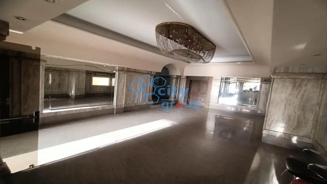 Investment Opportunity: 350 sqm Office in the Heart of the City