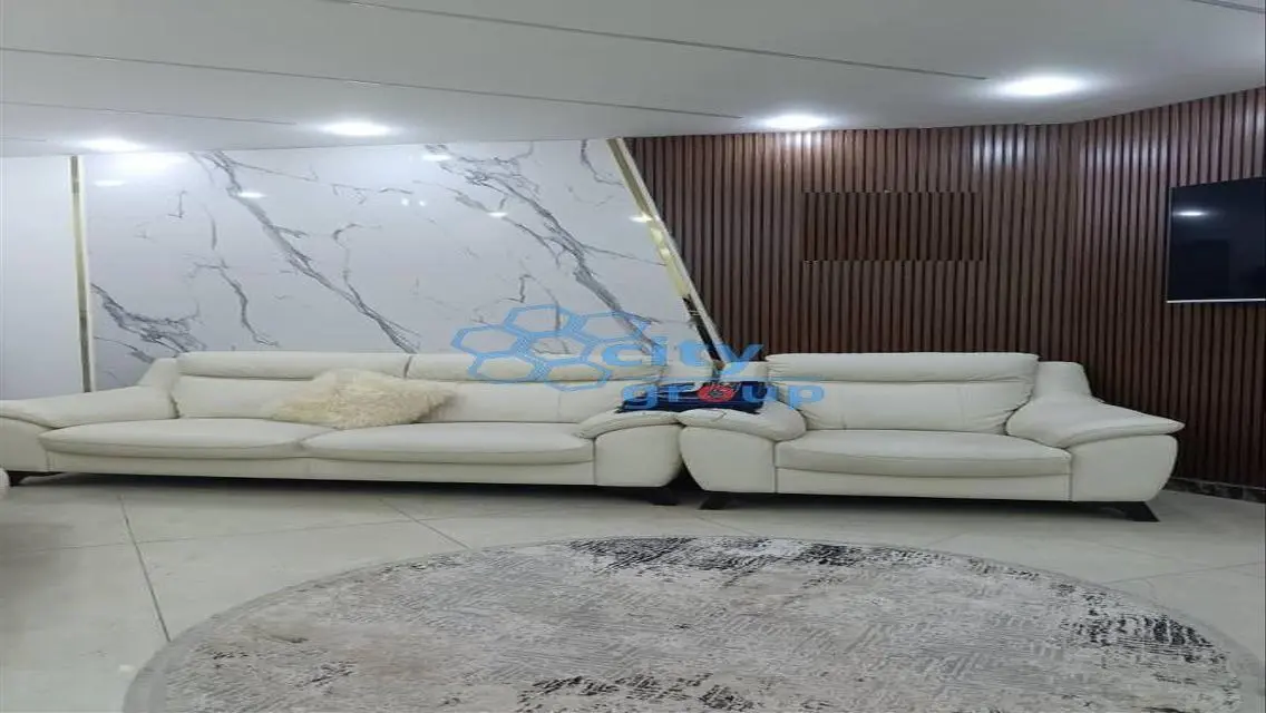 240 متر مربع للبيع في مدينة