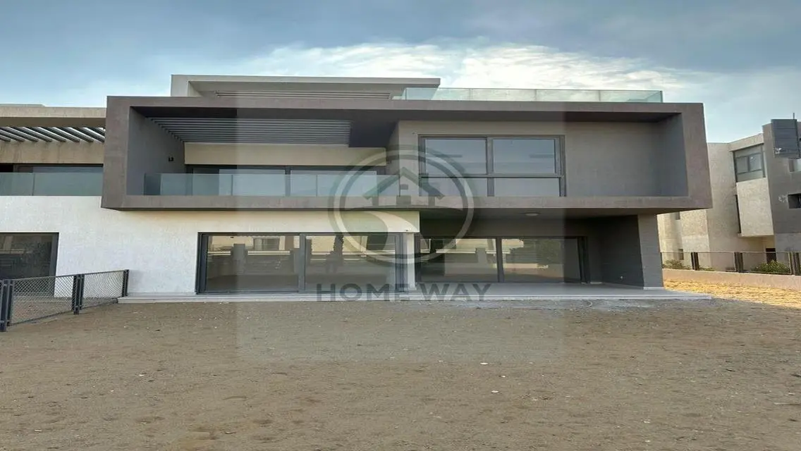 Luxury Apartment with Private Pool and Garden in the City South