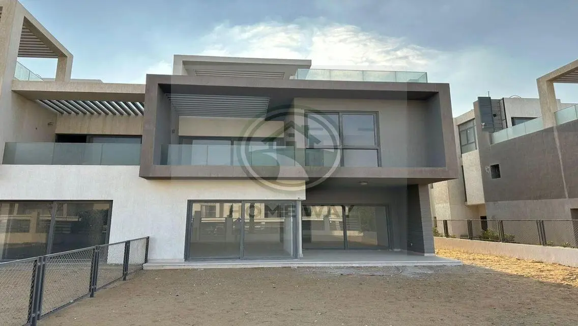 Luxury Apartment with Private Pool and Garden in the City South