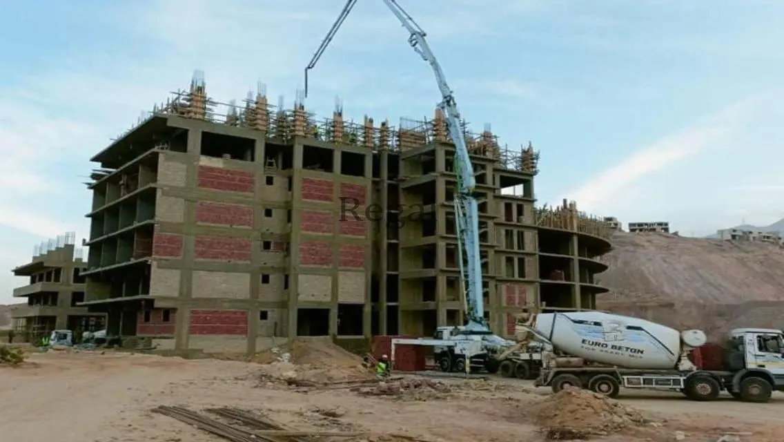 شقة فاخرة مطلة على البحيرات في مجمع سكني راقٍ