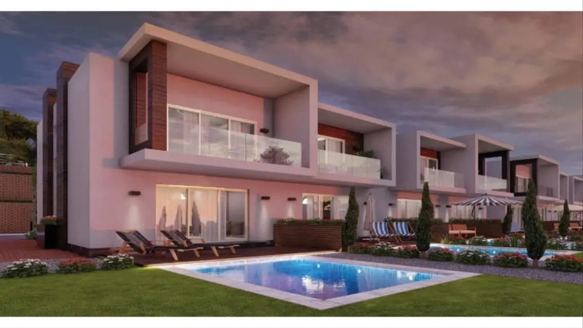 Luxury Apartment with Stunning Lake View