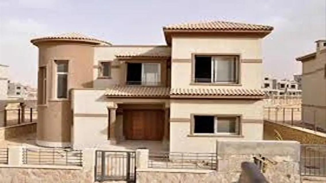 Luxurious Villa with Private Pool and Garden in the City Center