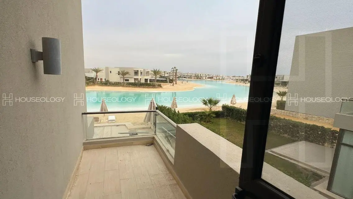 منزل فاخر يضم 4 غرف نوم مع مسبح خاص وحديقة