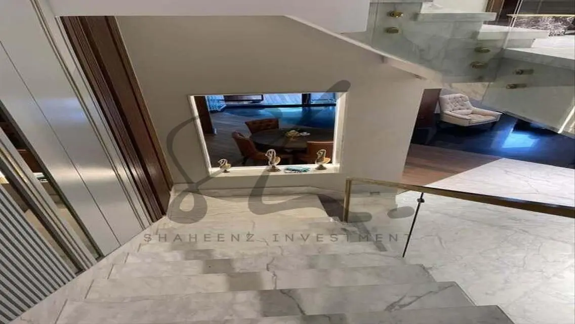 Luxury Apartment with Mountain View in City 34