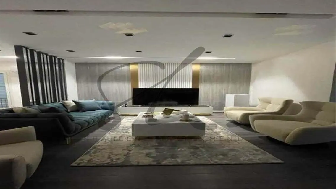 Luxury Apartment with Mountain View in City 34