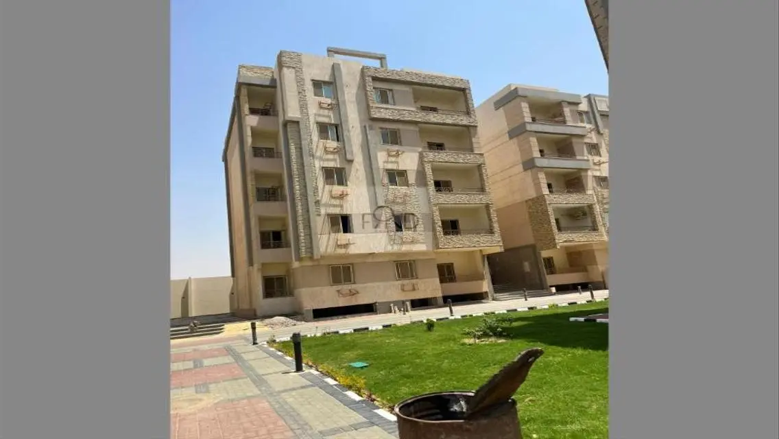 شقة للبيع في الموقع الأفضل مع إطلالة رائعة