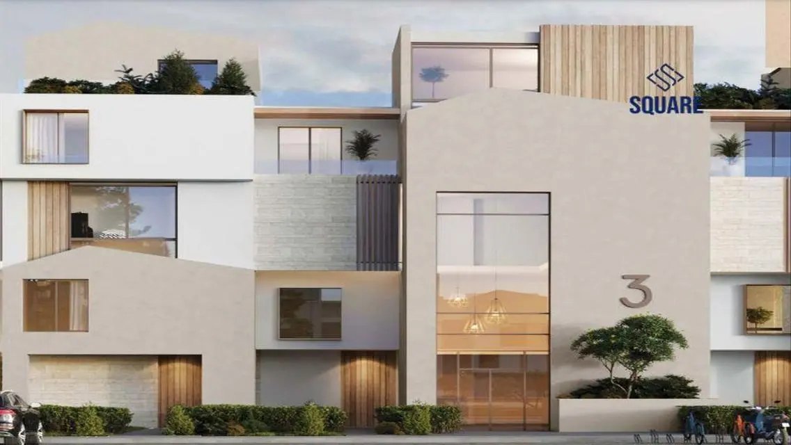 Luxury Apartment Overlooking Lakes
