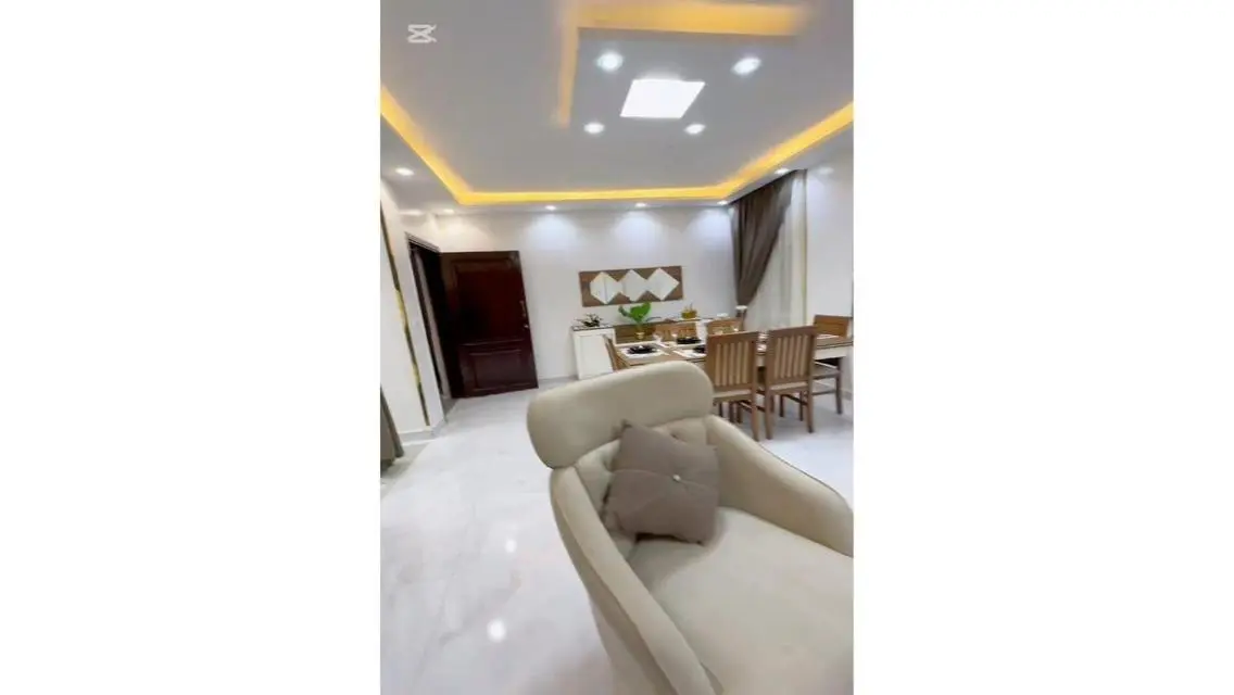 شقة للإيجار بمساحة 4500 متر