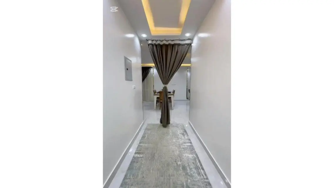 شقة للإيجار بمساحة 4500 متر