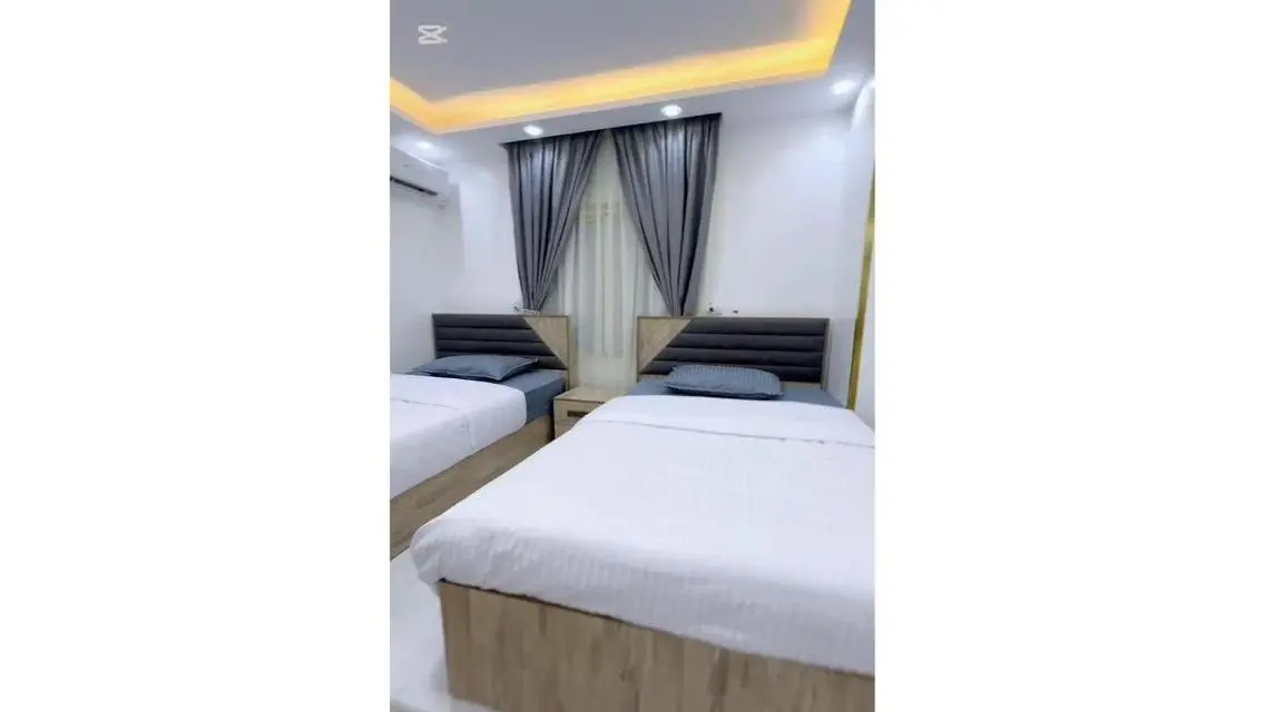 شقة للإيجار بمساحة 4500 متر