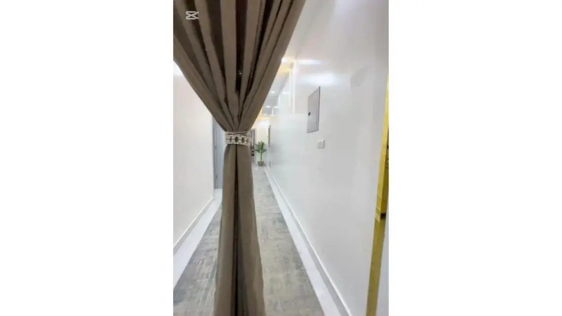 شقة للإيجار بمساحة 4500 متر