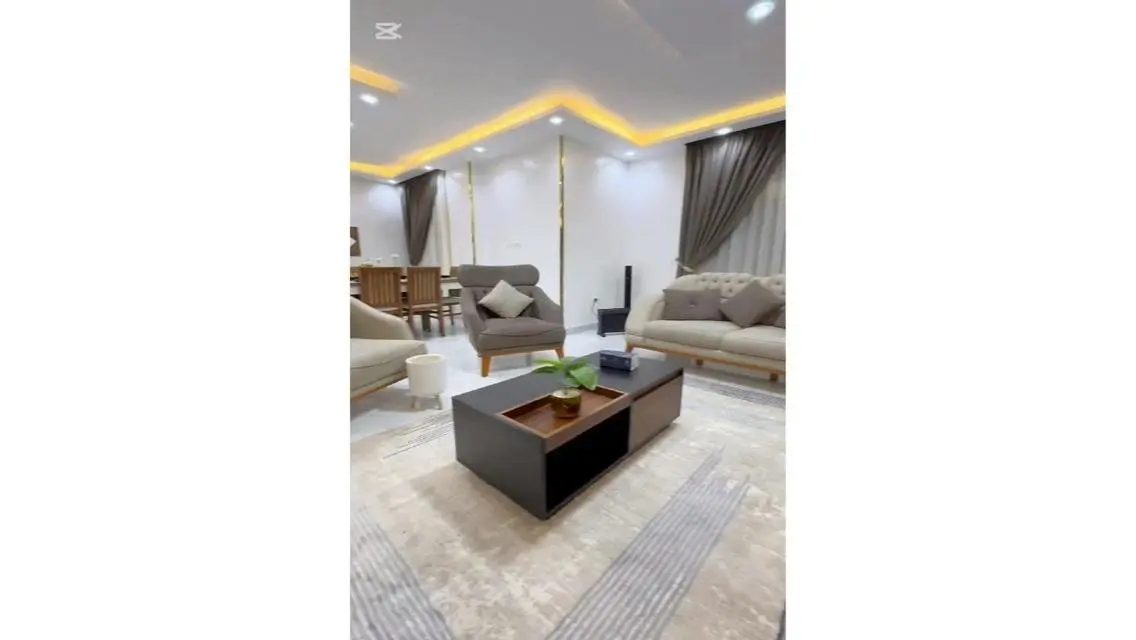 شقة للإيجار بمساحة 4500 متر