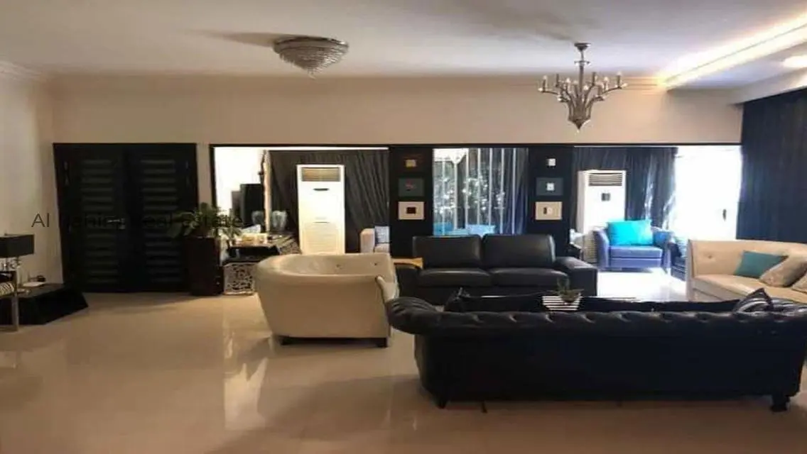 منزل فاخر للبيع بمساحة 350 متر