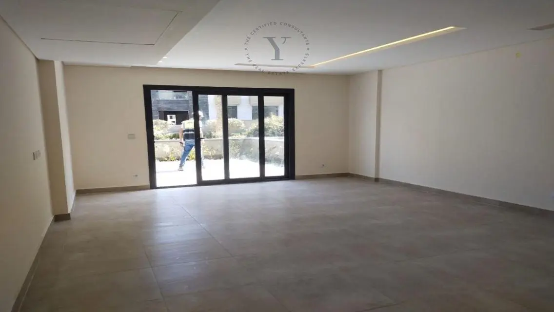 Luxurious Villa for Sale in the Heart of the City