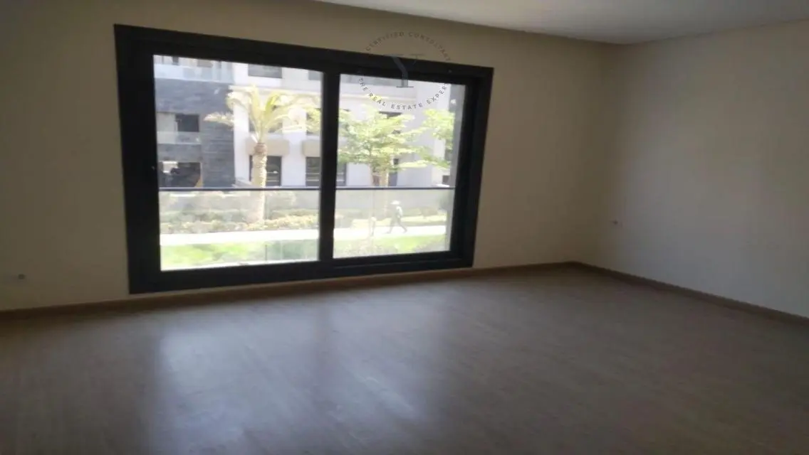 Luxurious Villa for Sale in the Heart of the City
