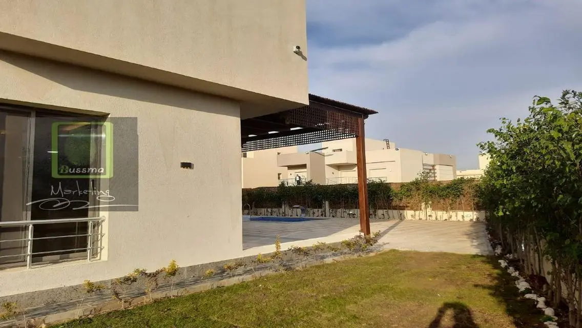 Luxury Villa with Maid's Room and Private Garden
