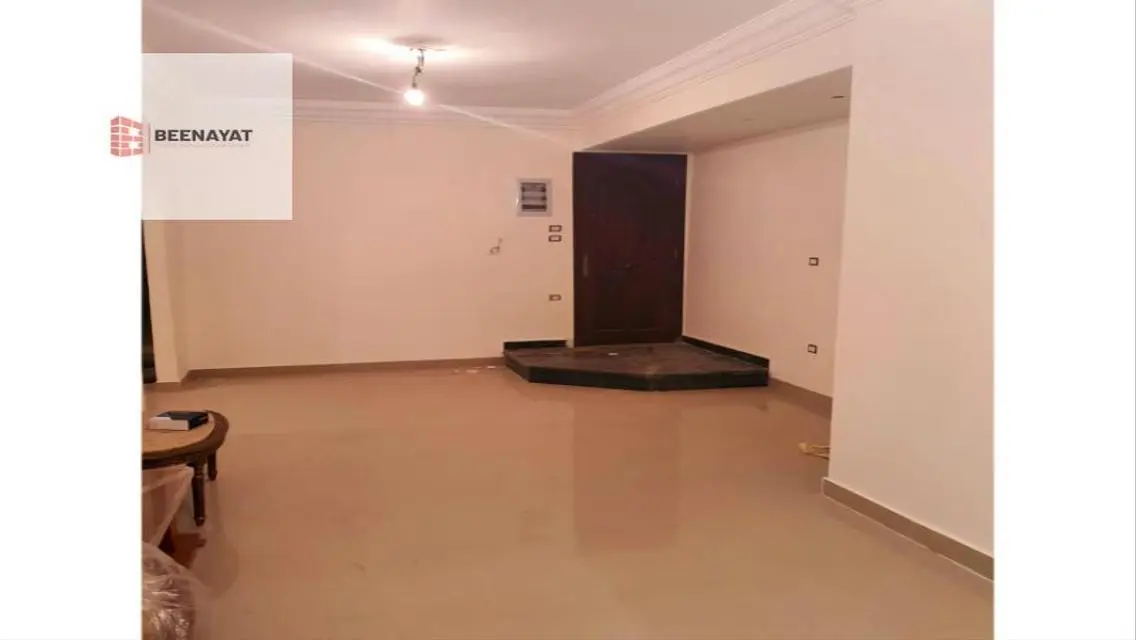 Luxury Apartment with Study Room and Balcony in Prime Location