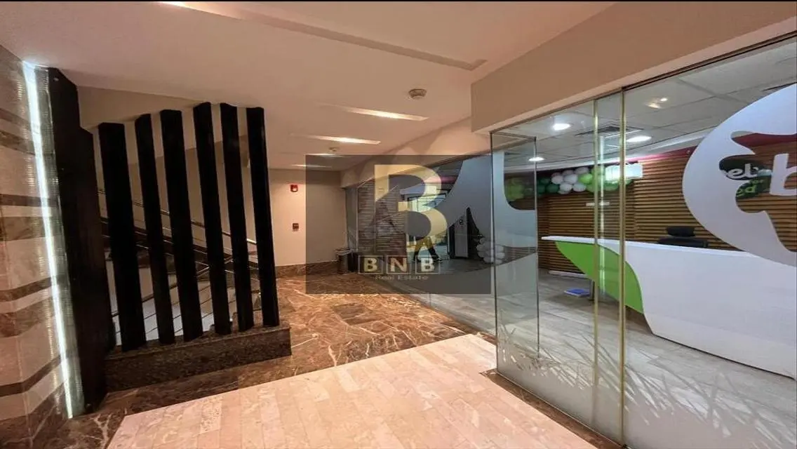 شقة فاخرة بمساحة 750 متر للبيع