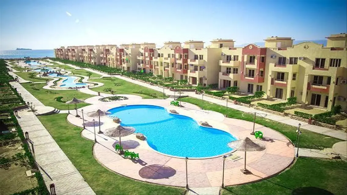 Luxury Apartment with Lake View in the Heart of the City